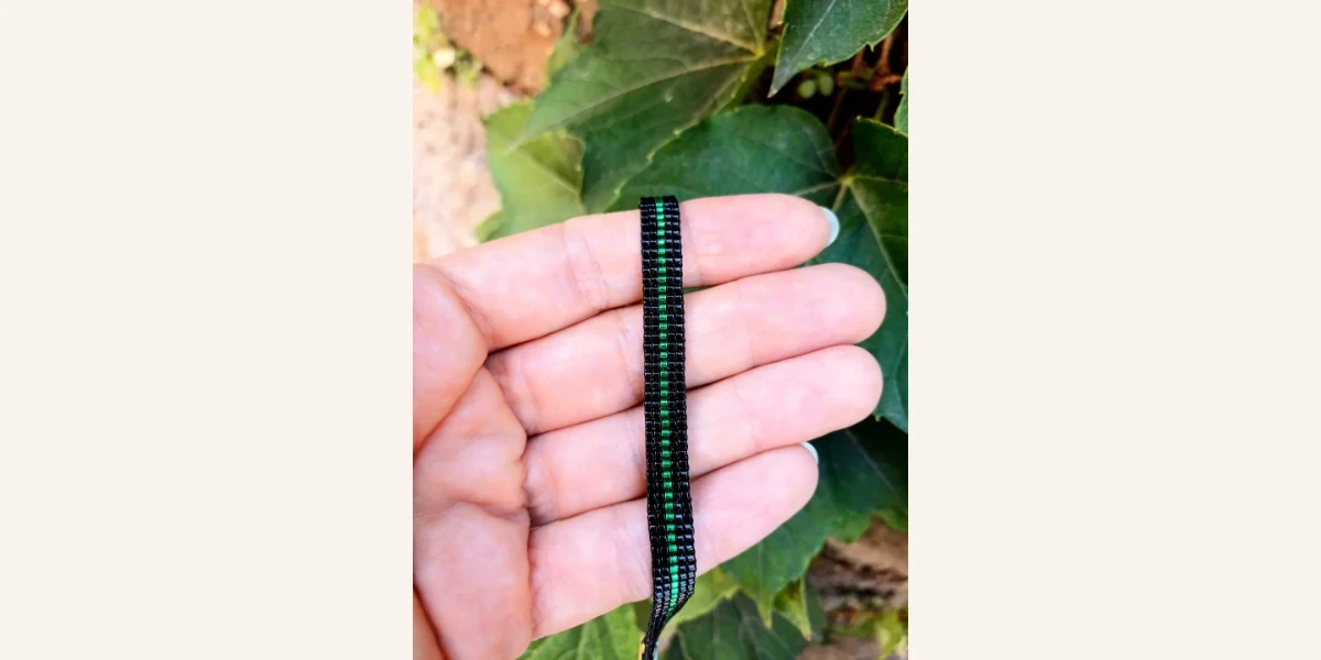 Bracelet Miyuki Noir Vert, tissé à la main sur 5 rangs