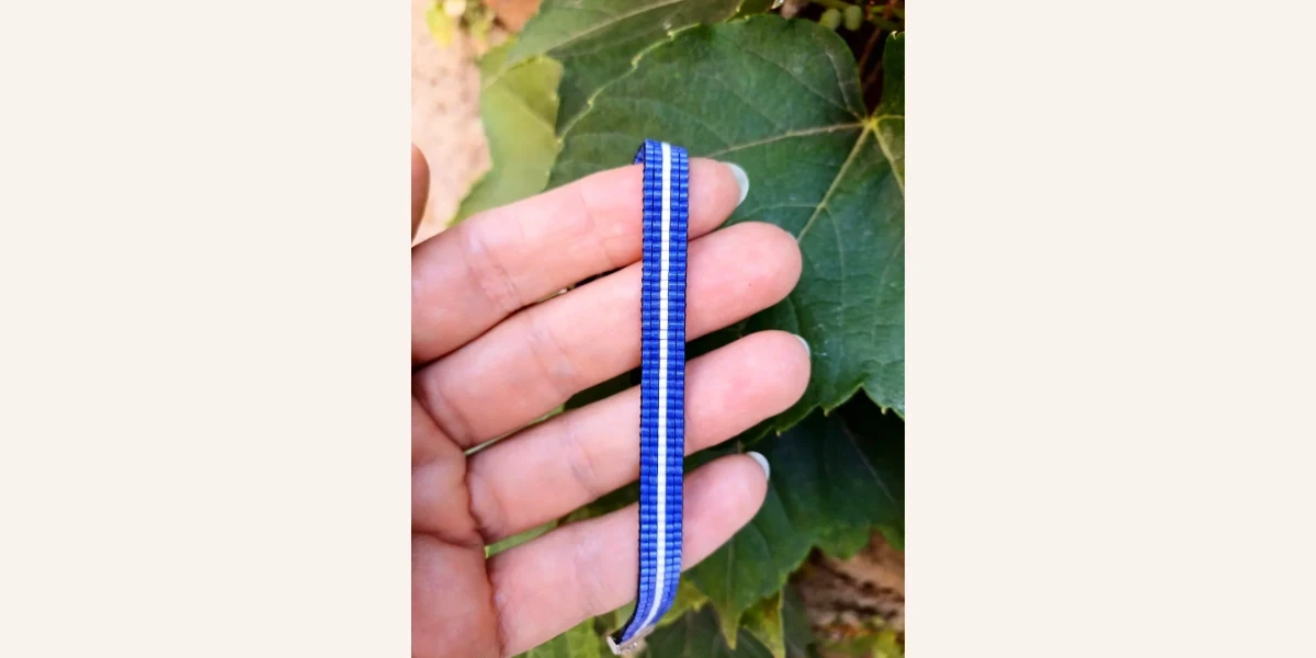 Bracelet Miyuki Bleu Blanc, tissé à la main sur 5 rangs