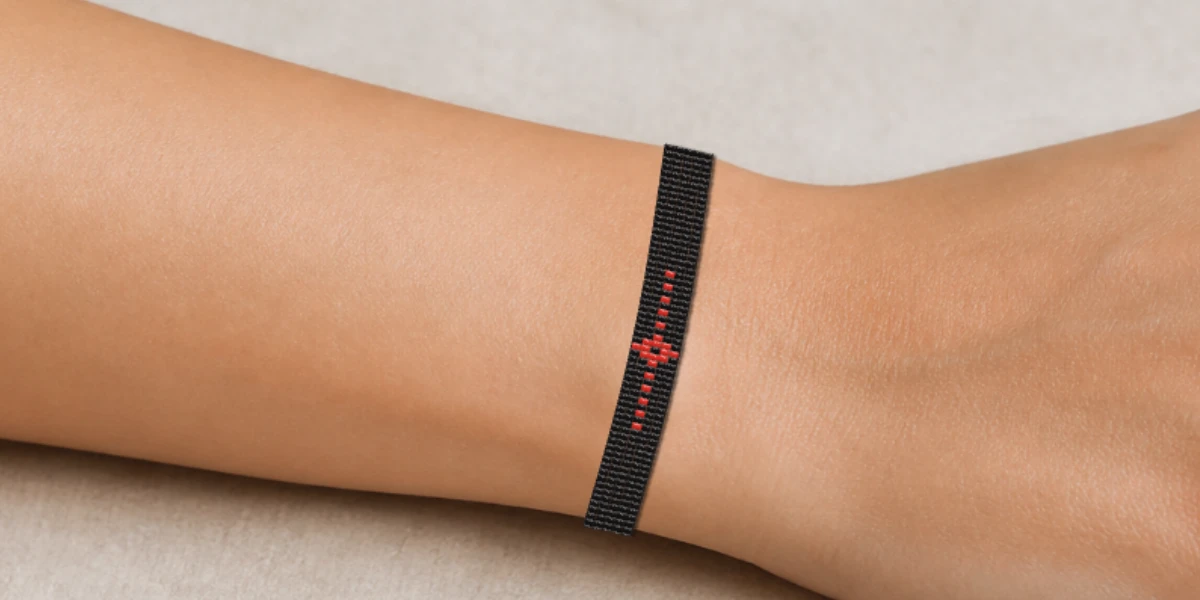 Aperçu du bracelet Rouge porté au bras
